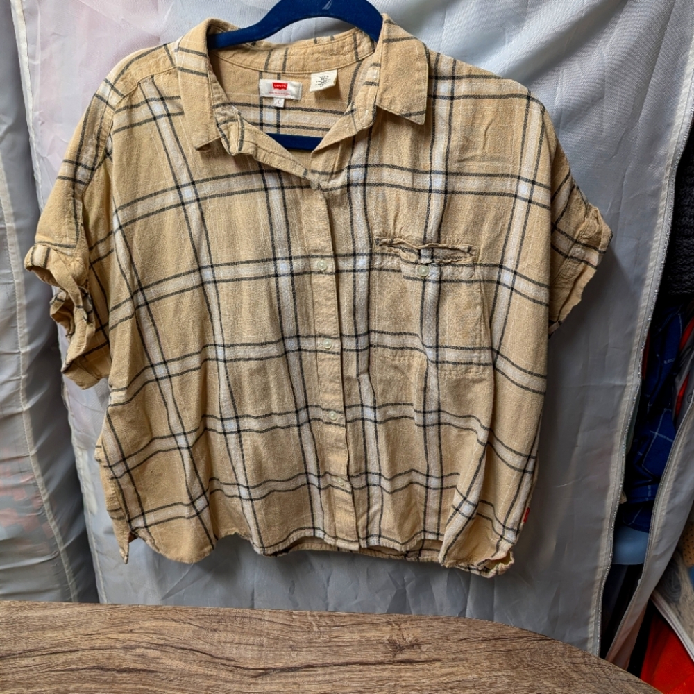 Levis women's Large crop short sleeve button down